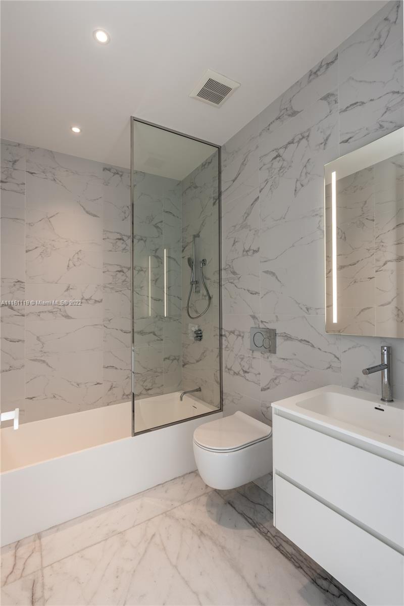 2000 Ocean - Residential