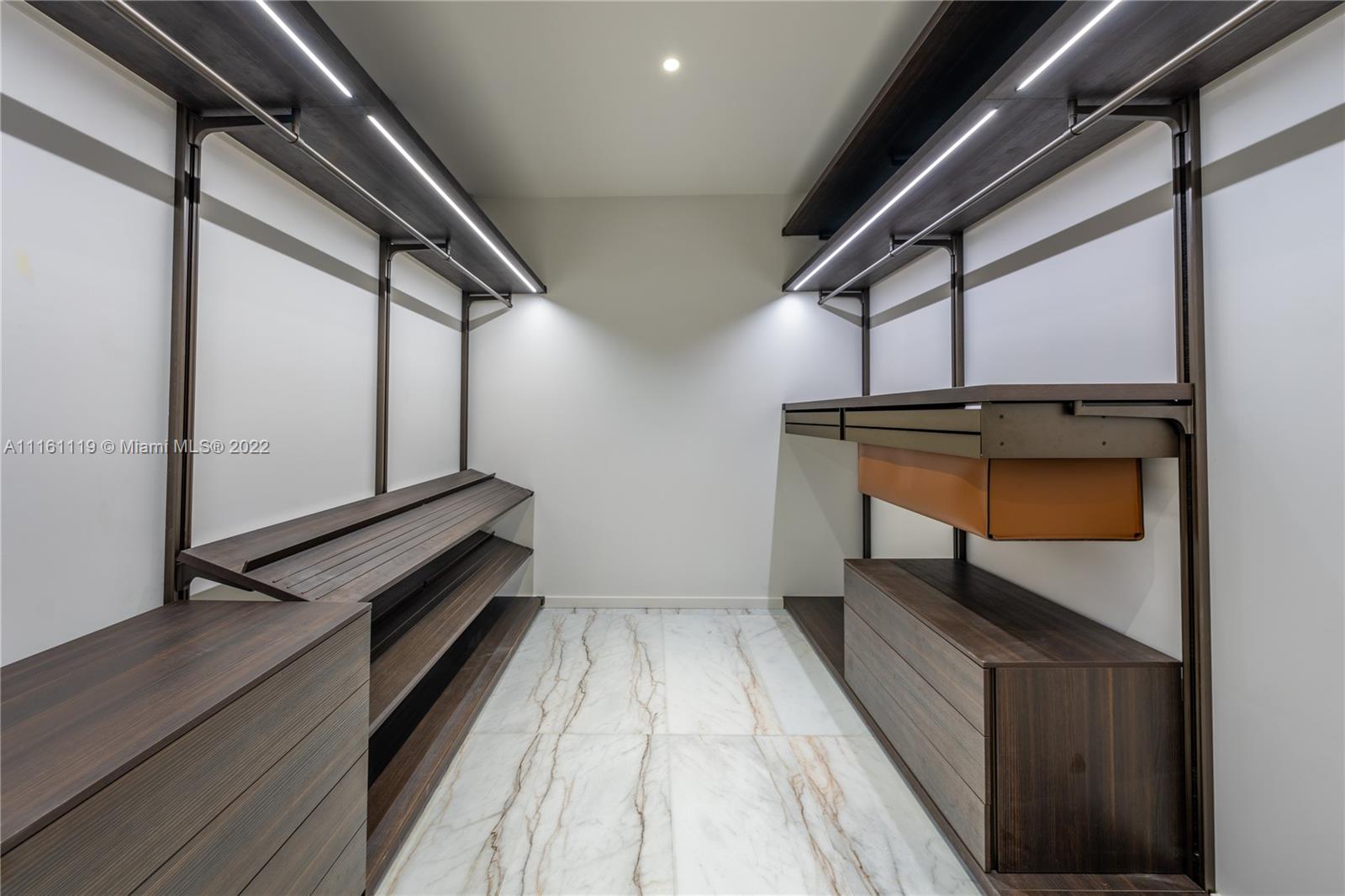 2000 Ocean - Residential