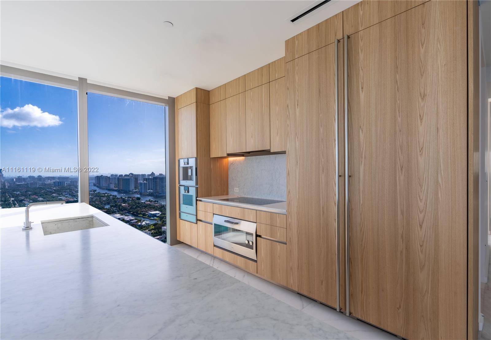 2000 Ocean - Residential