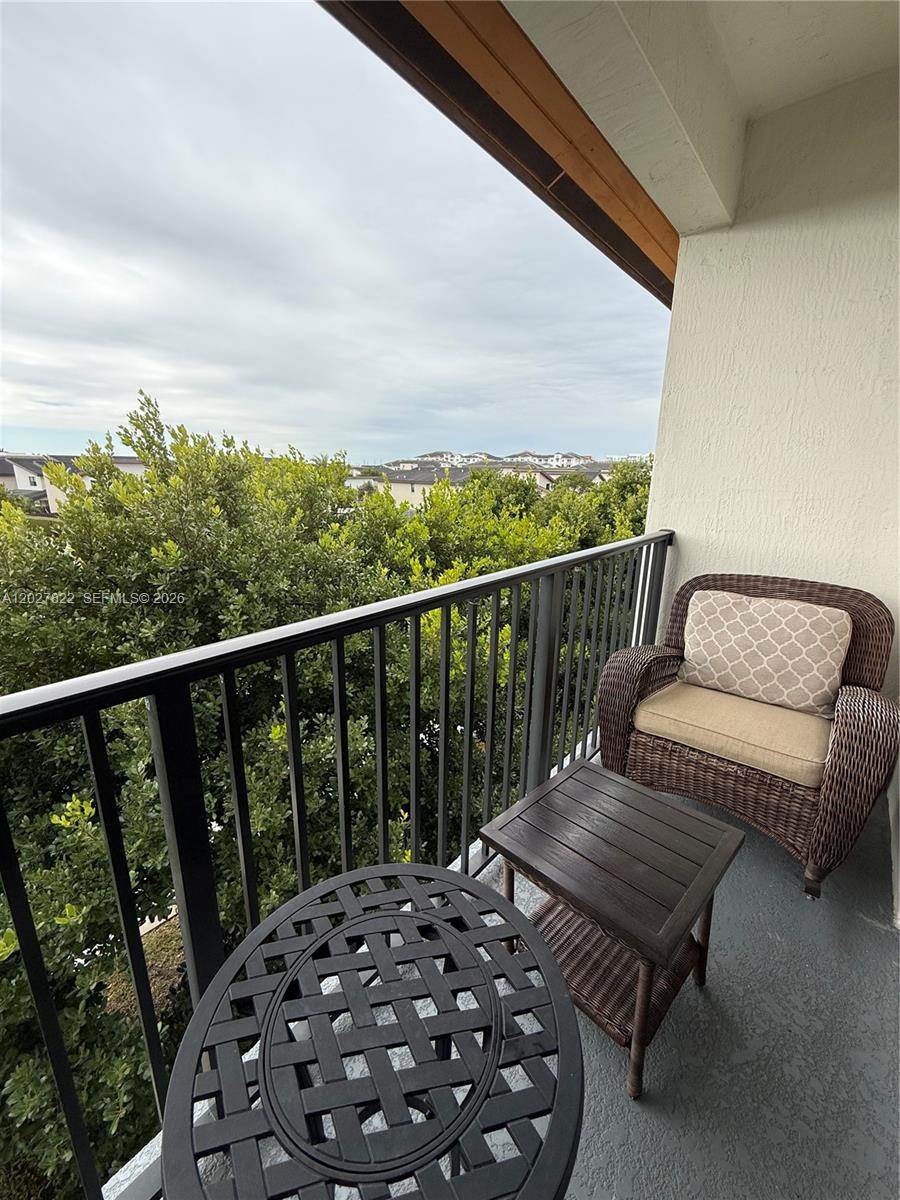 APEX AT PARK CENTRAL COND - Residential