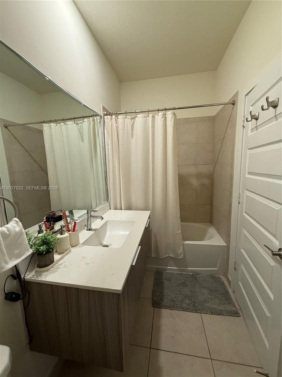 APEX AT PARK CENTRAL COND - Residential