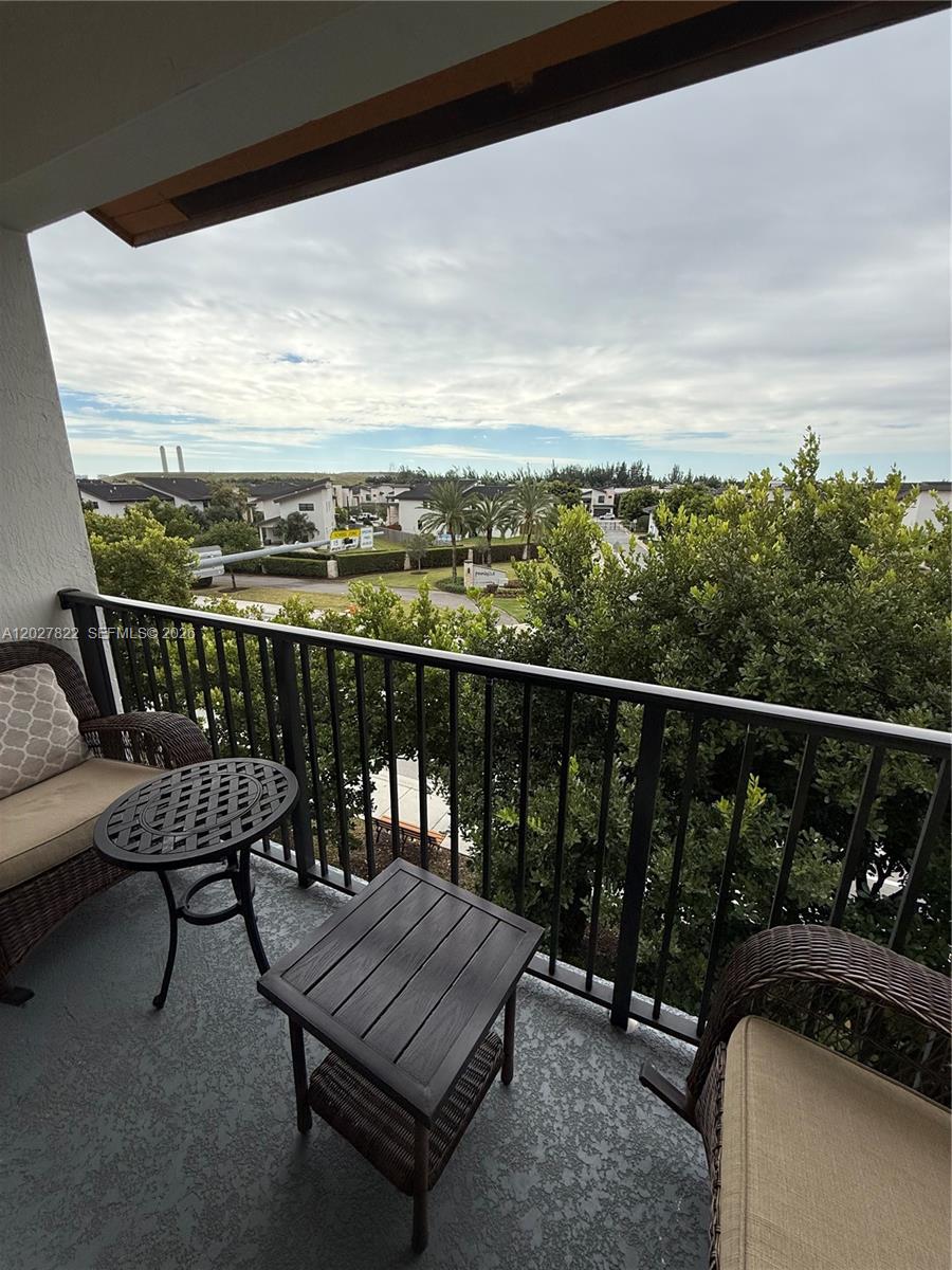 APEX AT PARK CENTRAL COND - Residential