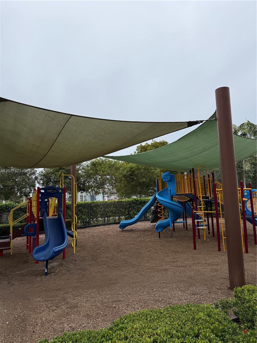 APEX AT PARK CENTRAL COND - Residential