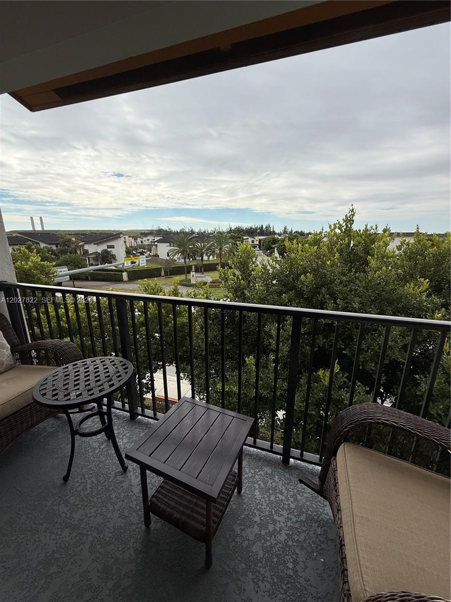 APEX AT PARK CENTRAL COND - Residential