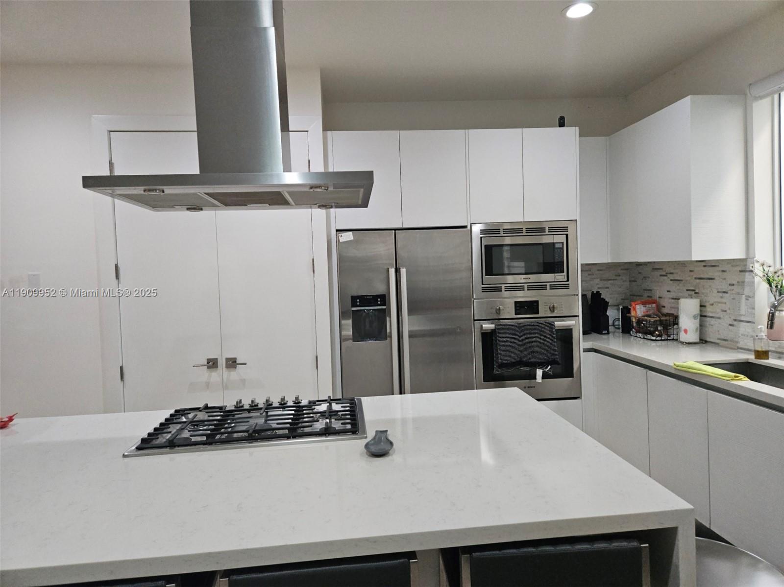 DORAL COMMONS RESIDENTIAL - Residential