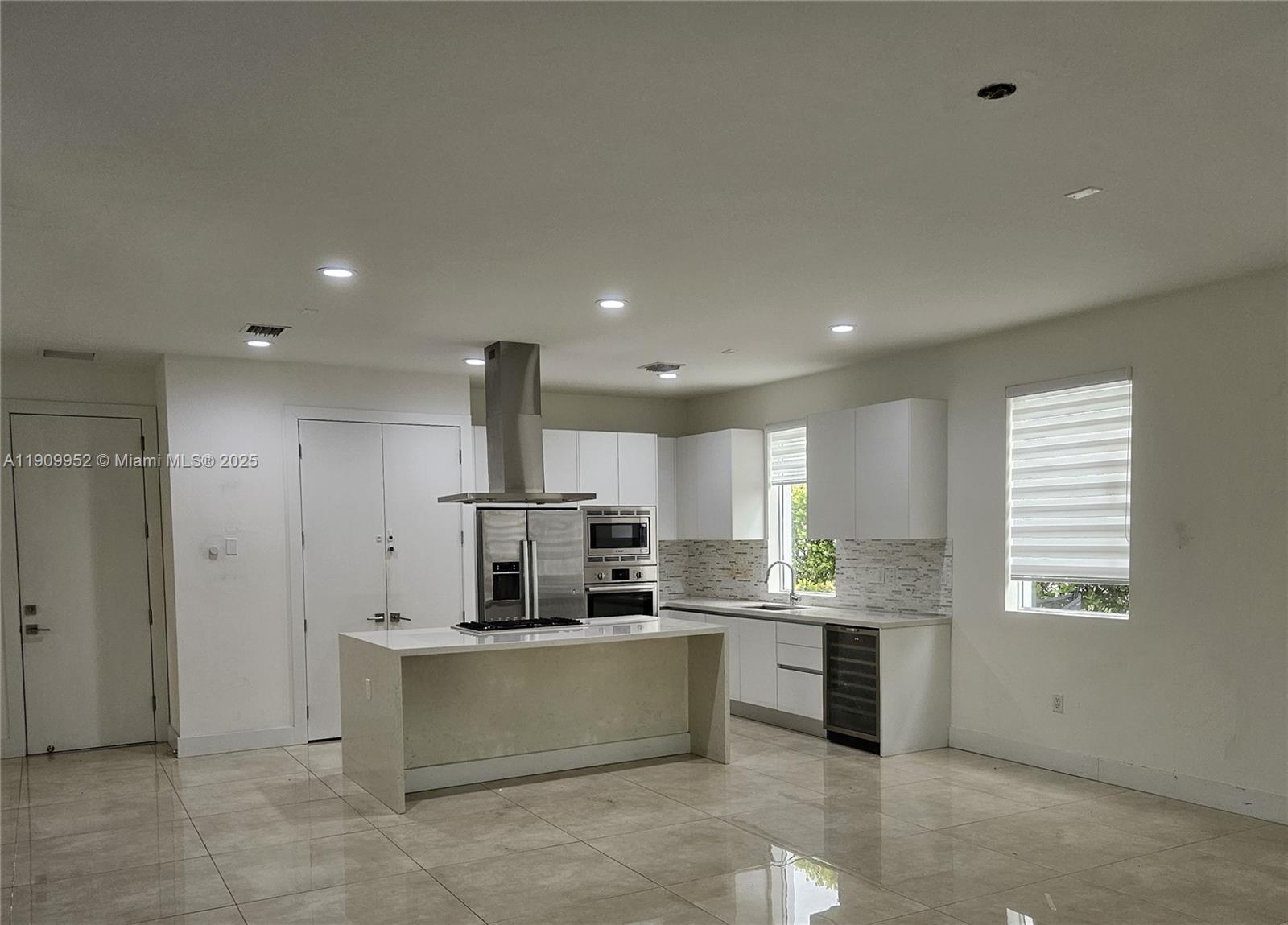 DORAL COMMONS RESIDENTIAL - Residential