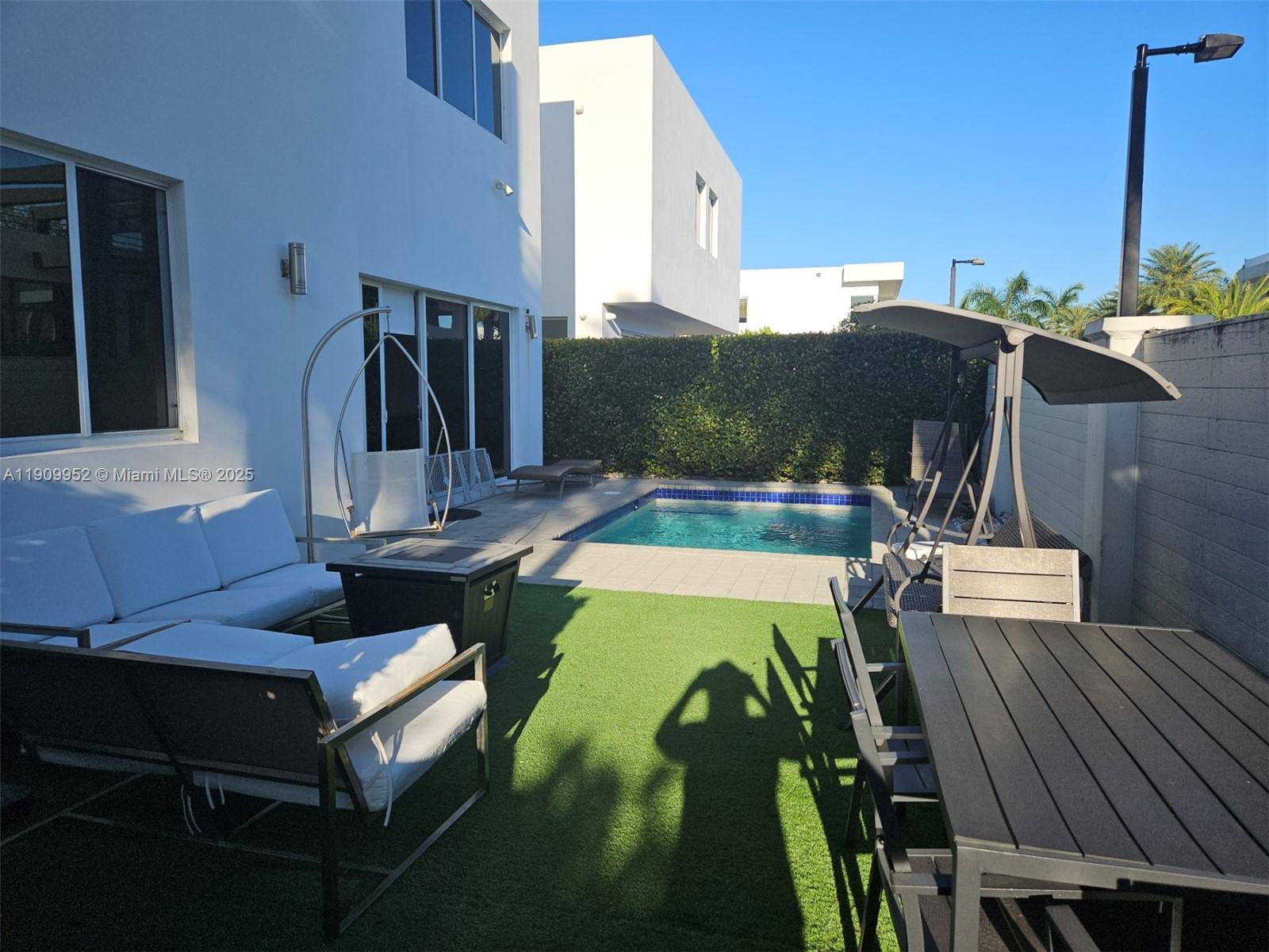 DORAL COMMONS RESIDENTIAL - Residential