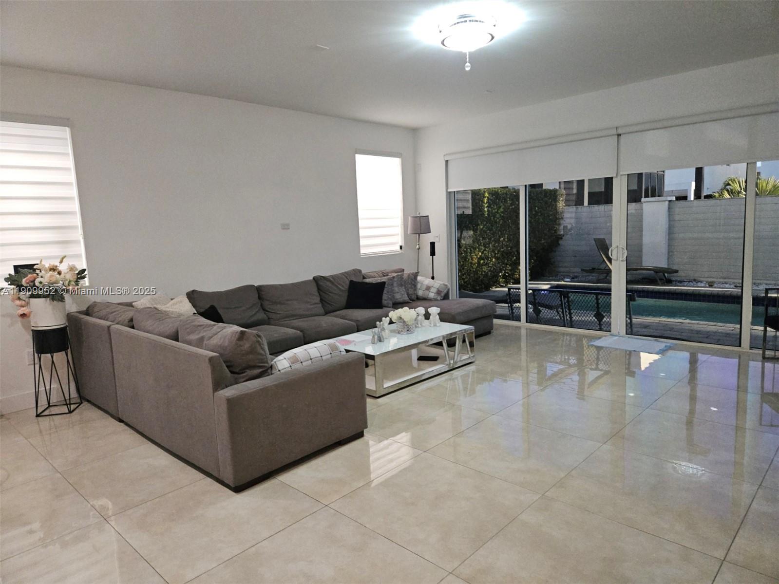 DORAL COMMONS RESIDENTIAL - Residential