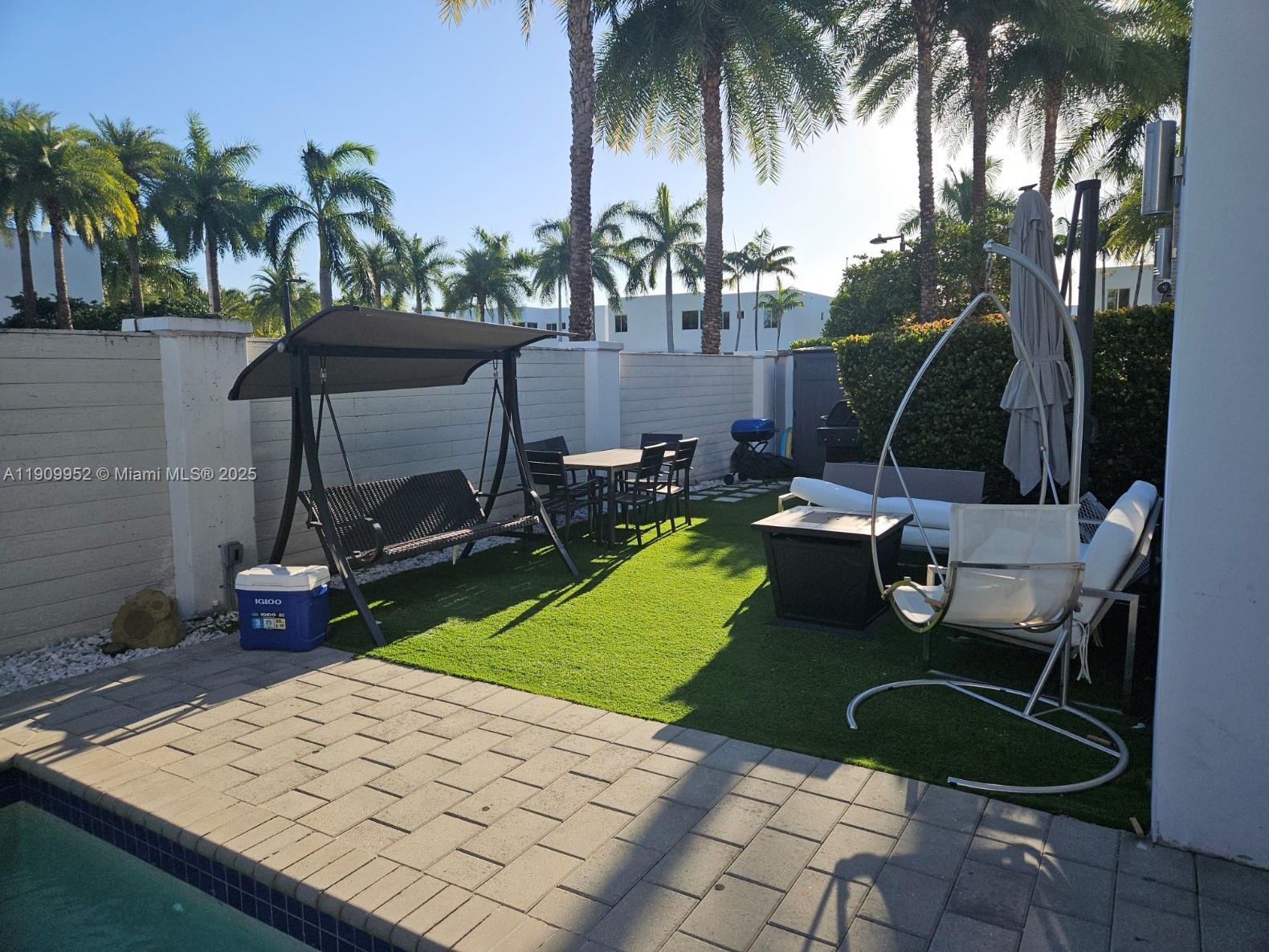 DORAL COMMONS RESIDENTIAL - Residential