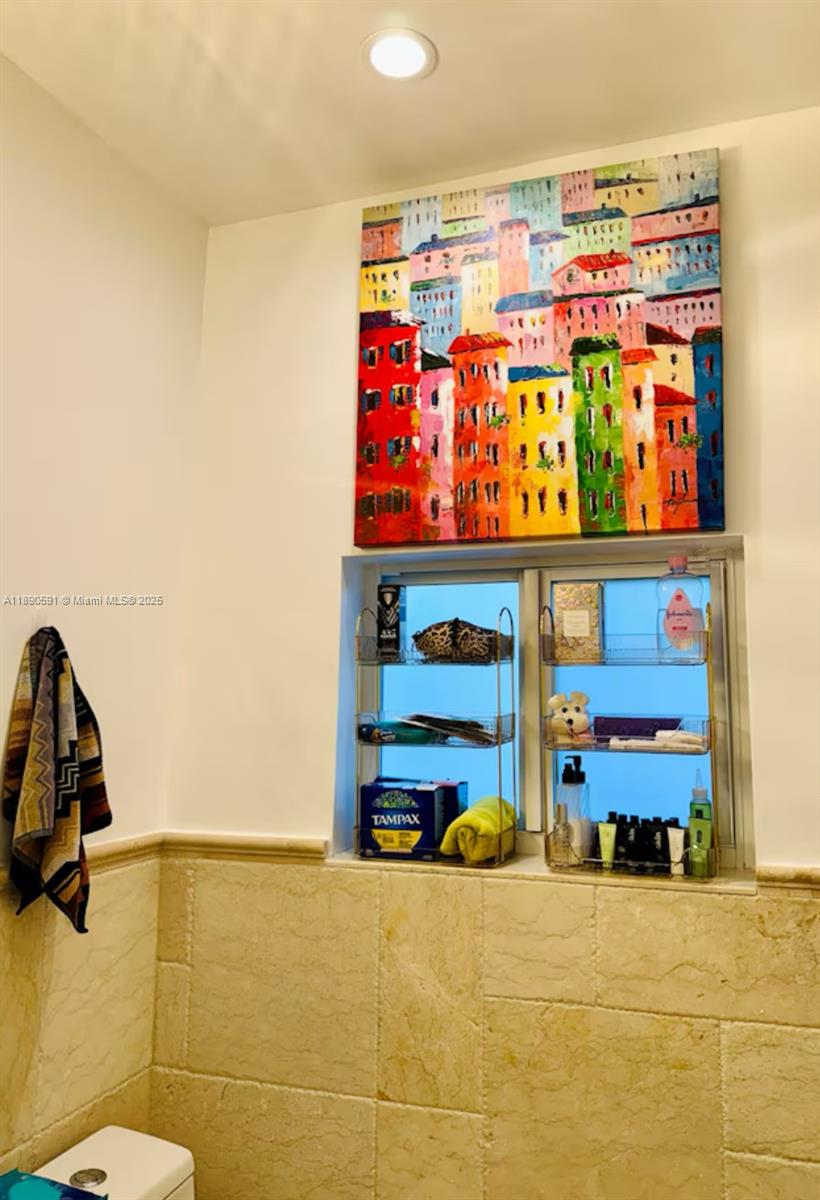 ALTOS DEL MAR NO 5 - Residential Lease