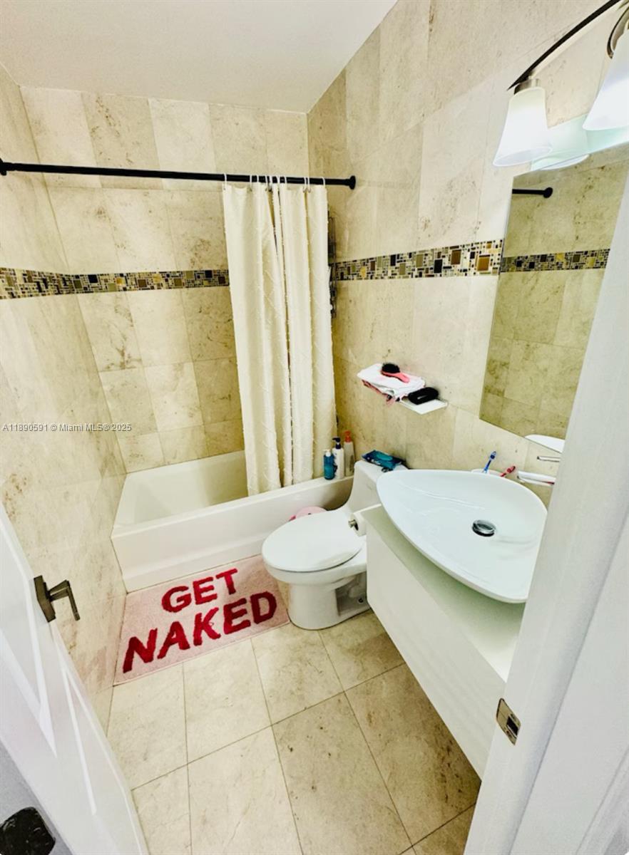 ALTOS DEL MAR NO 5 - Residential Lease