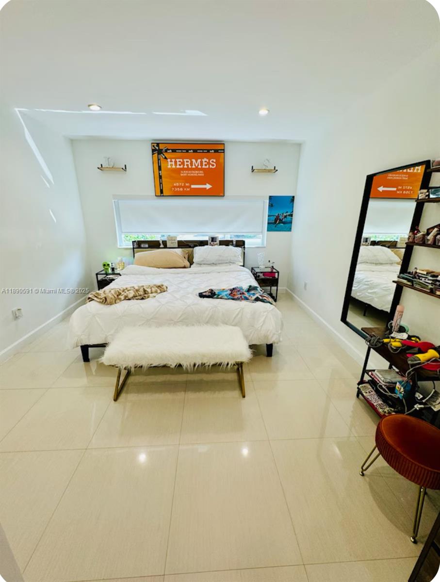 ALTOS DEL MAR NO 5 - Residential Lease