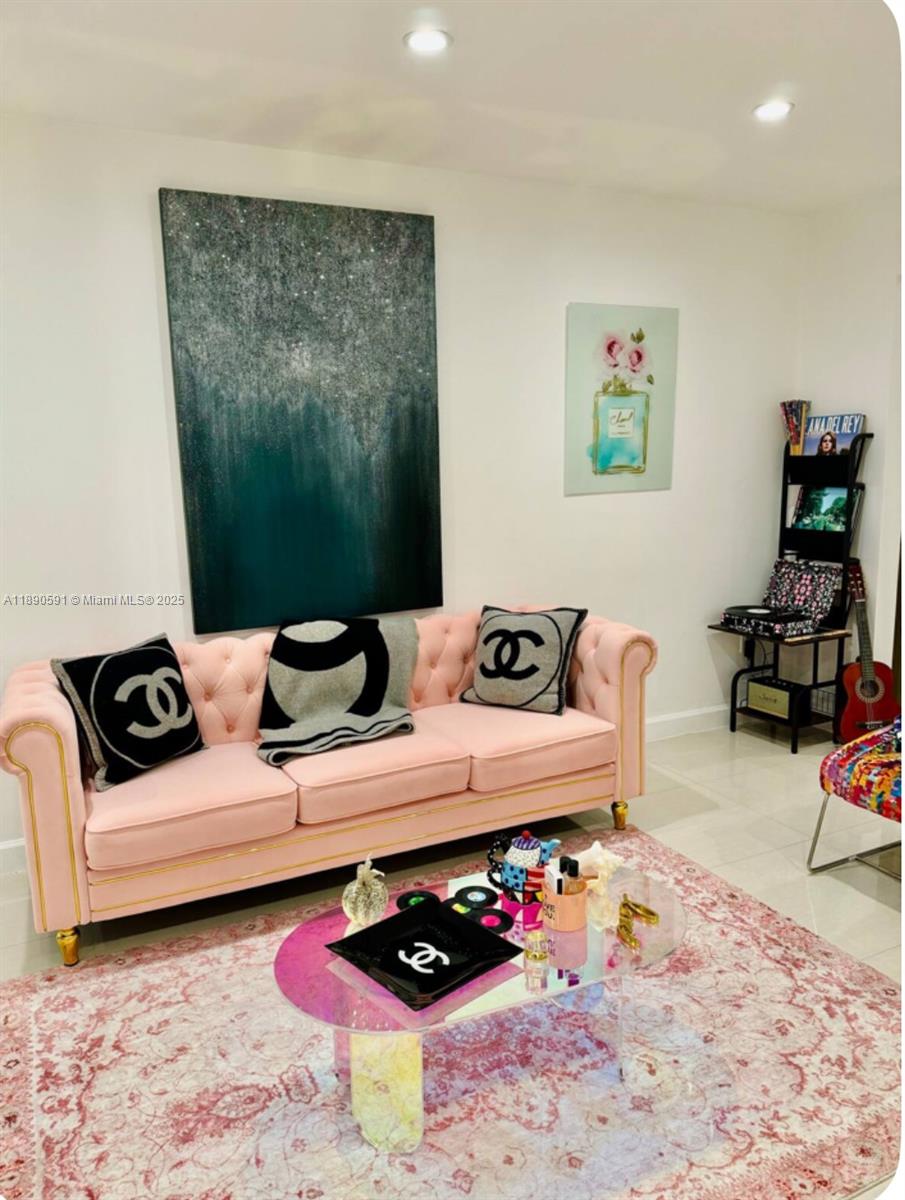 ALTOS DEL MAR NO 5 - Residential Lease