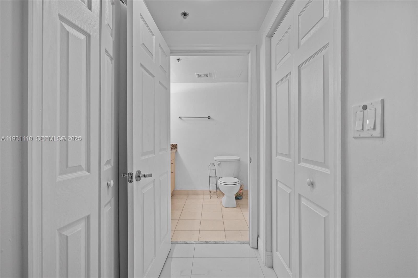 CASABLANCA VILLAS CONDO - Residential Lease