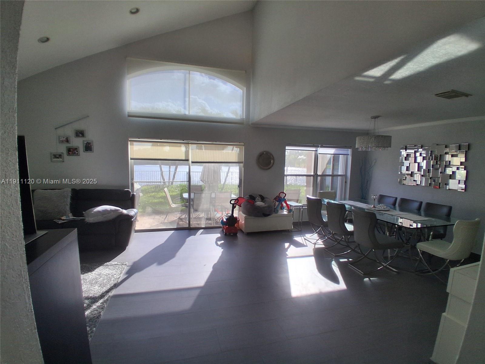 MAPLE RIDGE - Residential