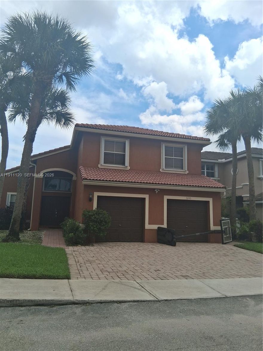 Most wanted 4/2.5 Mahogany home located in Maple ridge. Huge, fenced backyard on a big lake with unobstructed views and room for a pool. Upgraded kitchen cabinets, tiled bathrooms, Vaulted ceilings.
Close to I-95, 441, Turnpike, Hard Rock Hotel and Houses of worship.
Community pool, security guard 24/7 and low maintenance monthly fees.