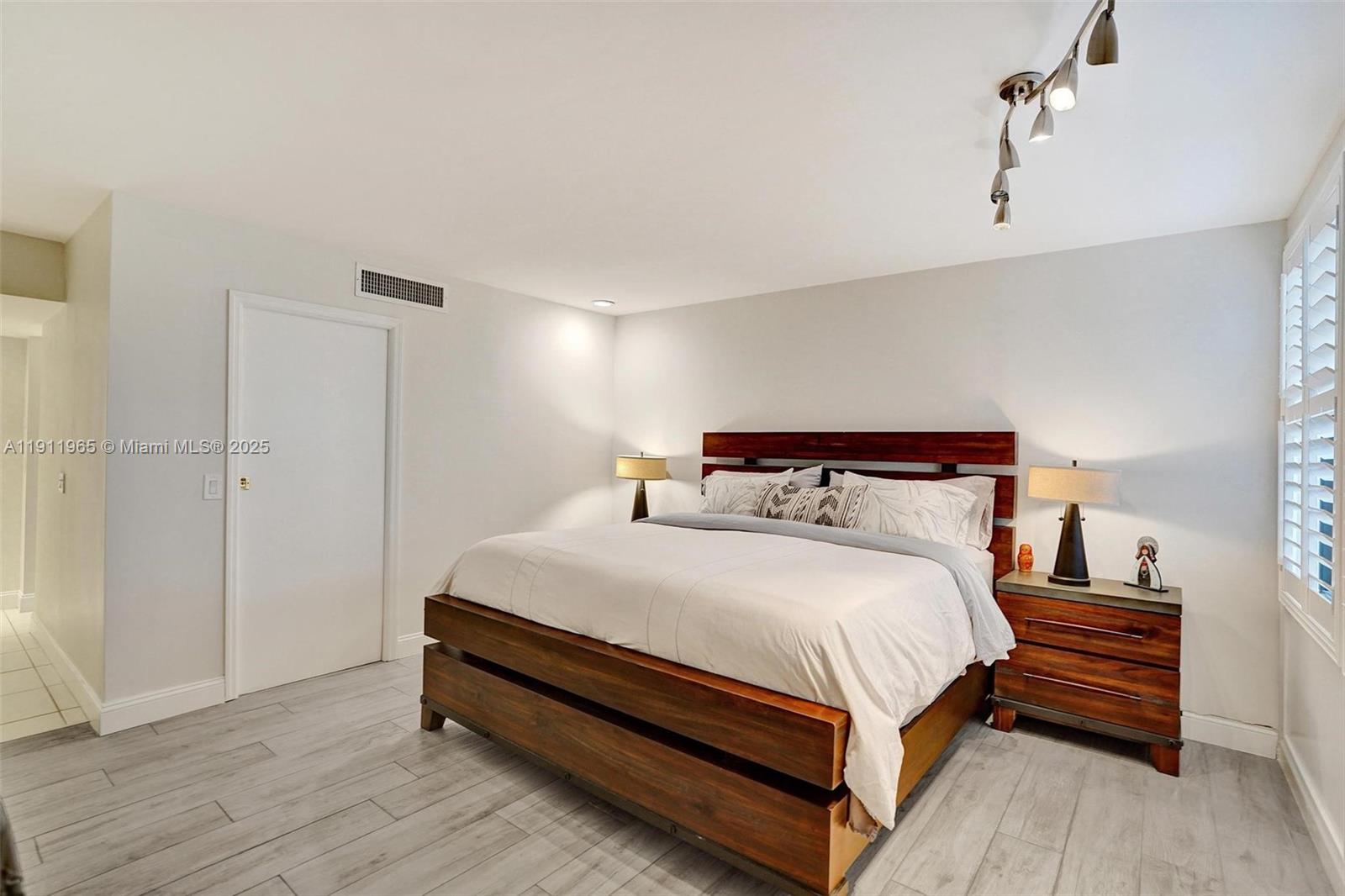 HAMMOCKS AT BOCA WEST CON - Residential