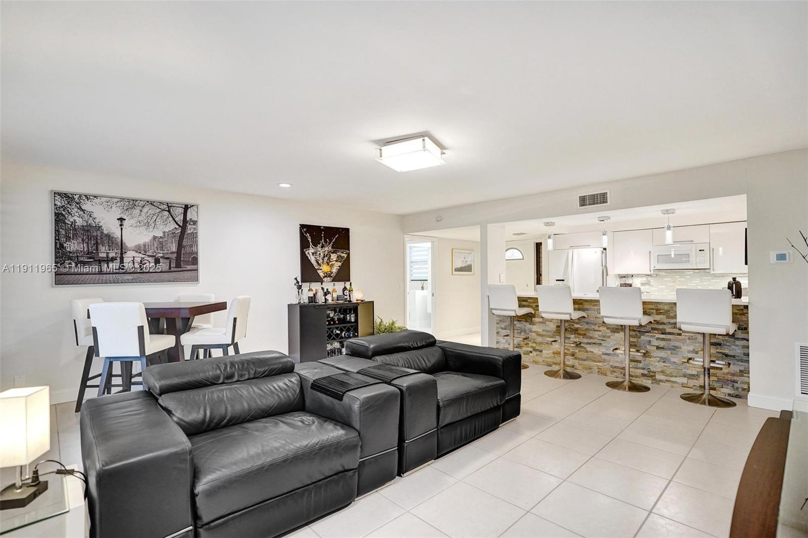 HAMMOCKS AT BOCA WEST CON - Residential