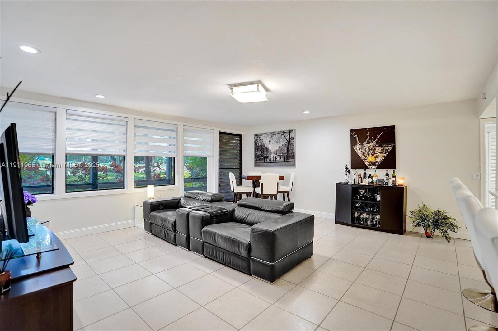 HAMMOCKS AT BOCA WEST CON - Residential