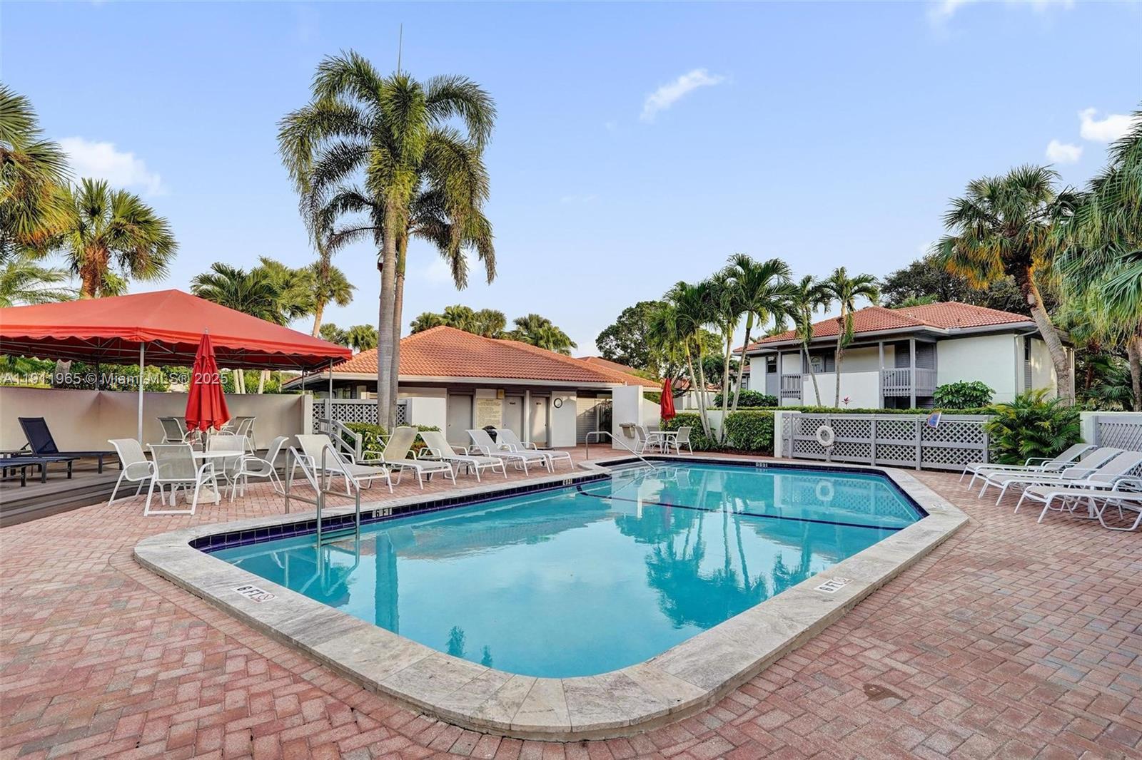 HAMMOCKS AT BOCA WEST CON - Residential