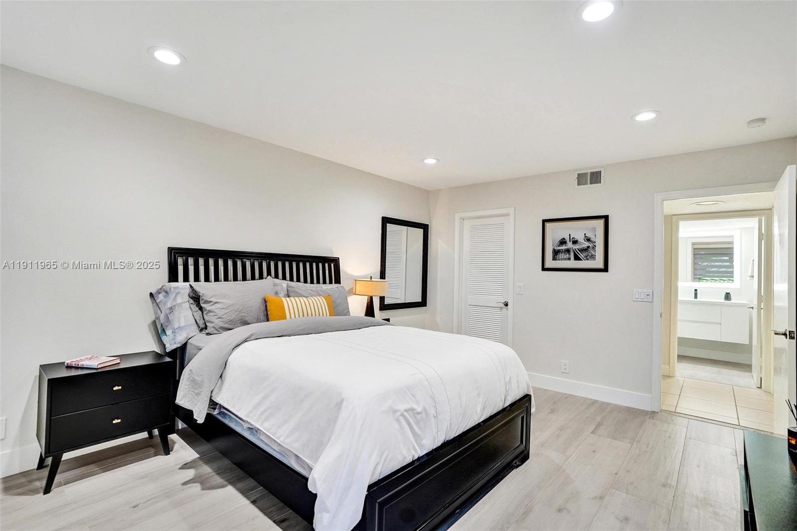 HAMMOCKS AT BOCA WEST CON - Residential