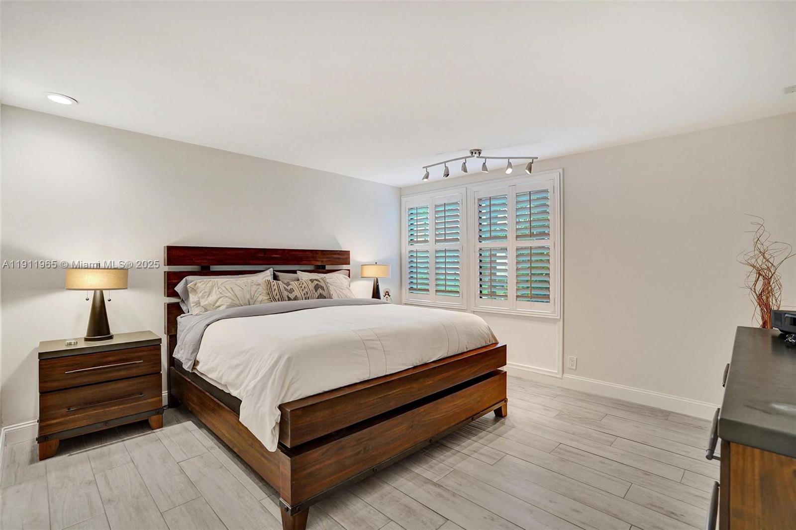 HAMMOCKS AT BOCA WEST CON - Residential