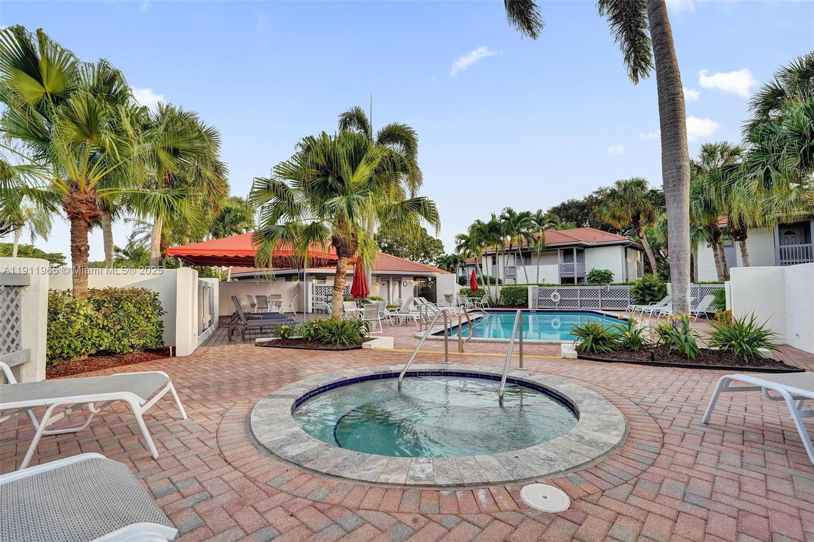 HAMMOCKS AT BOCA WEST CON - Residential