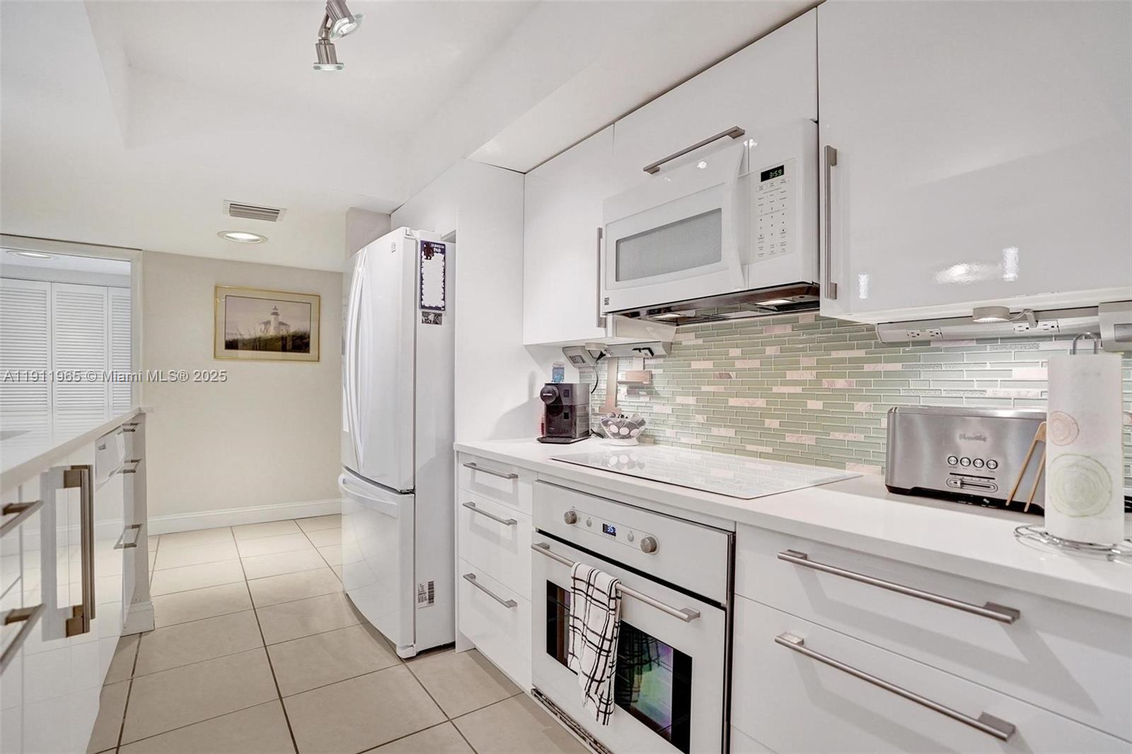 HAMMOCKS AT BOCA WEST CON - Residential