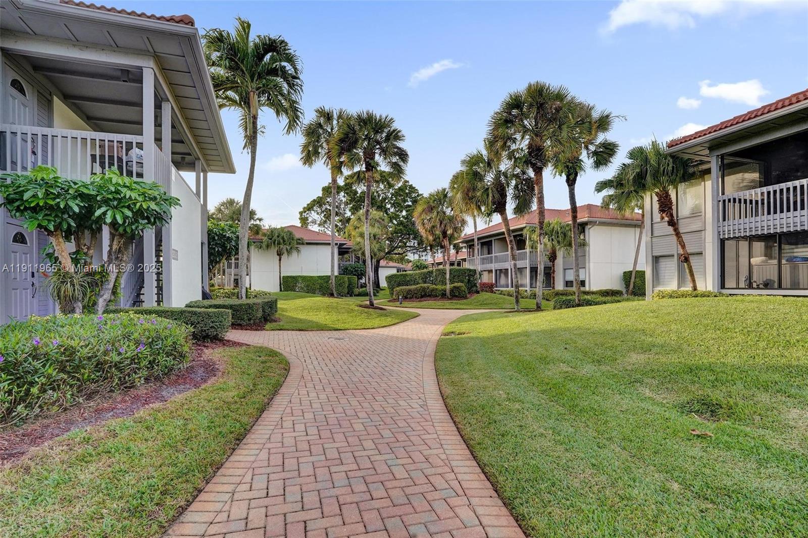 HAMMOCKS AT BOCA WEST CON - Residential