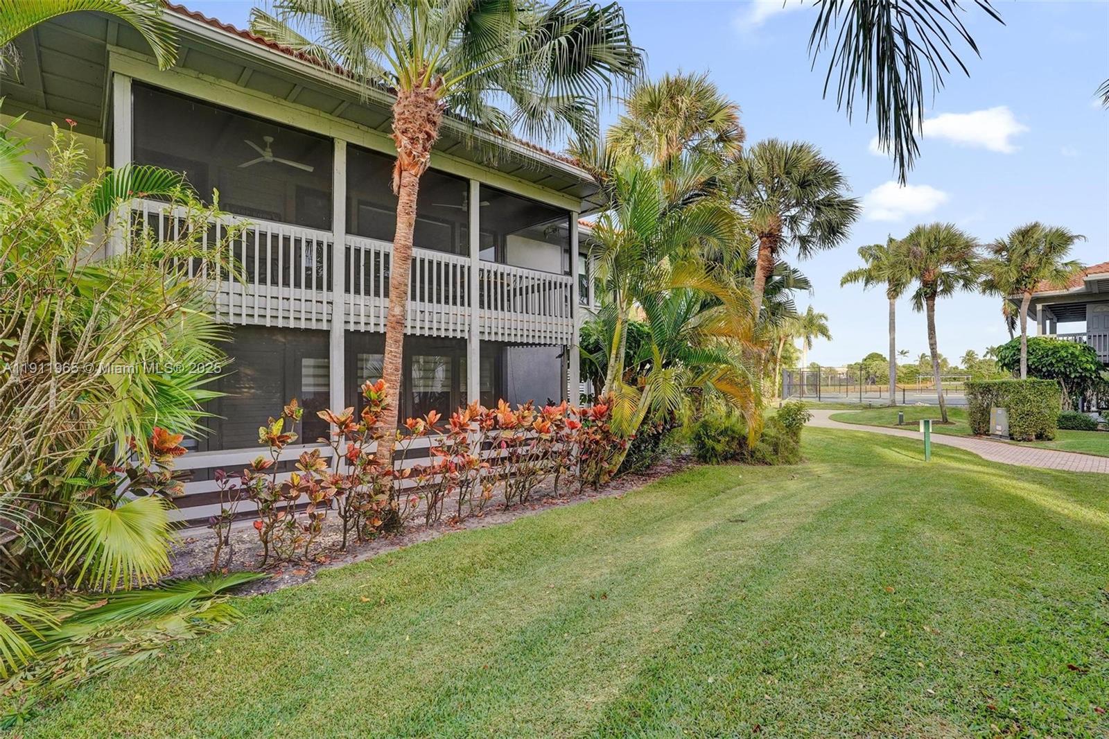 HAMMOCKS AT BOCA WEST CON - Residential