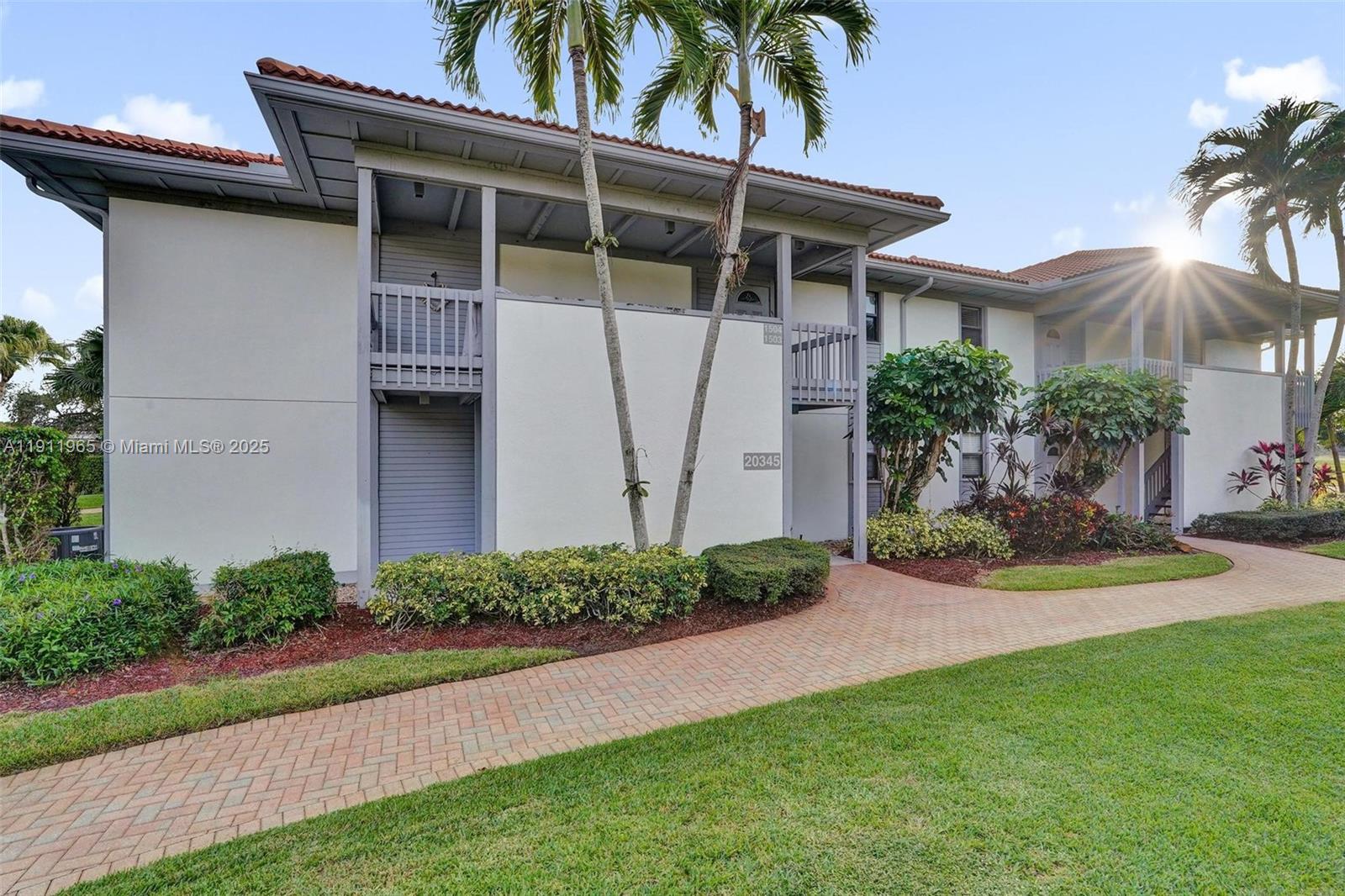 HAMMOCKS AT BOCA WEST CON - Residential