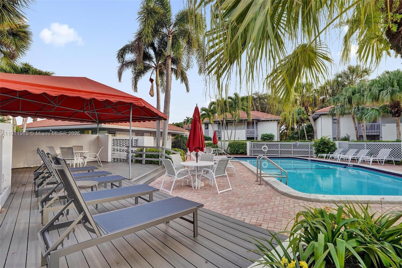 HAMMOCKS AT BOCA WEST CON - Residential