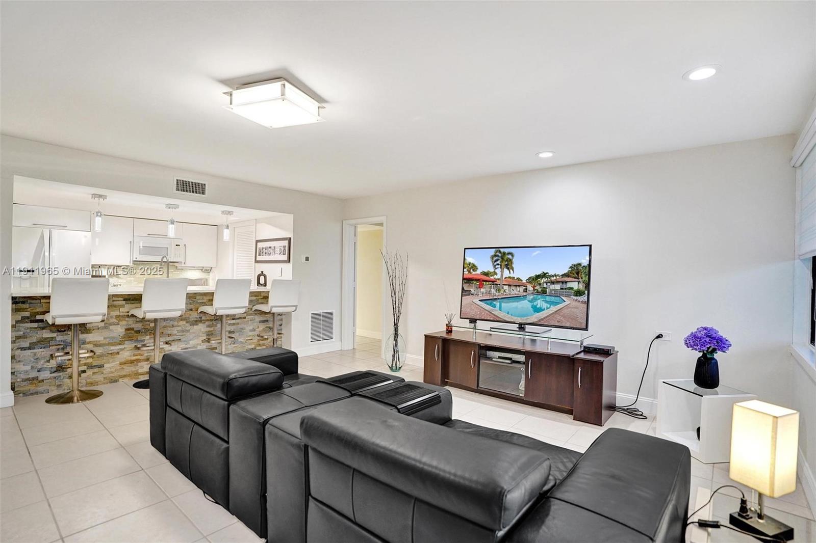 HAMMOCKS AT BOCA WEST CON - Residential