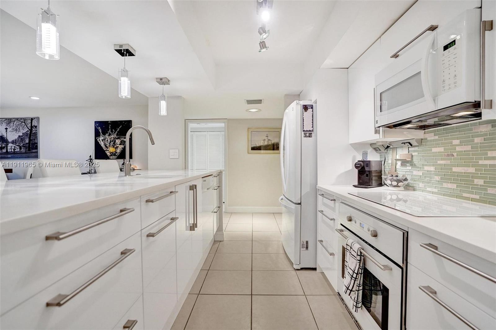 HAMMOCKS AT BOCA WEST CON - Residential