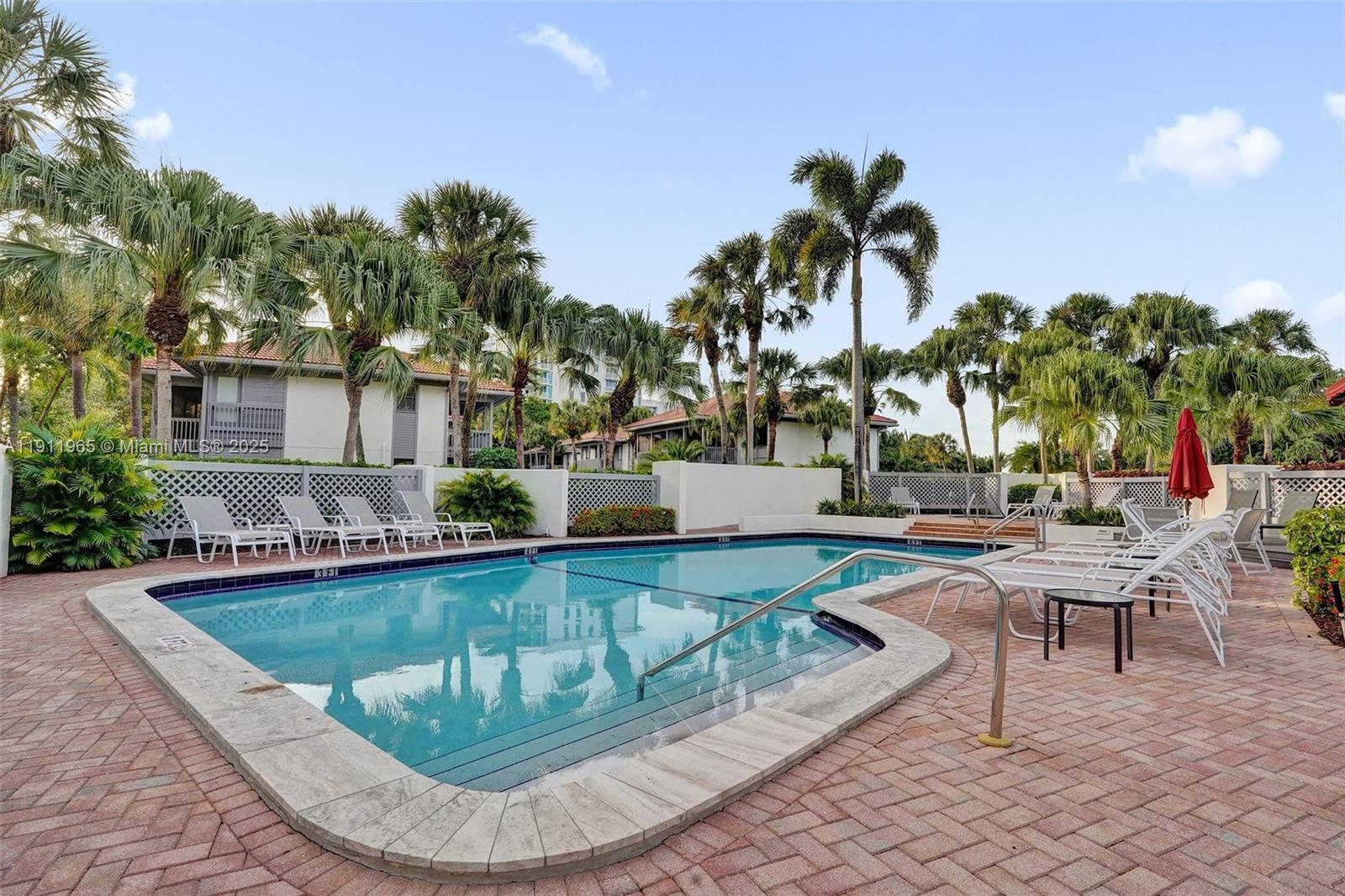 HAMMOCKS AT BOCA WEST CON - Residential