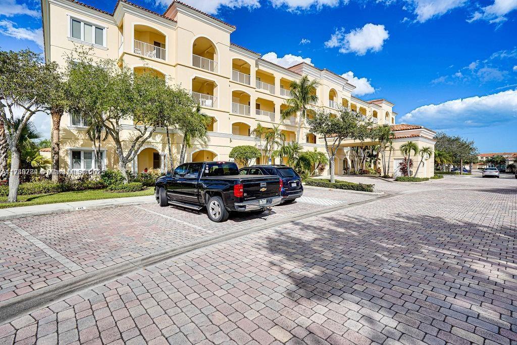 HARBOUR ISLE AT HUTCHINSO - Residential Lease