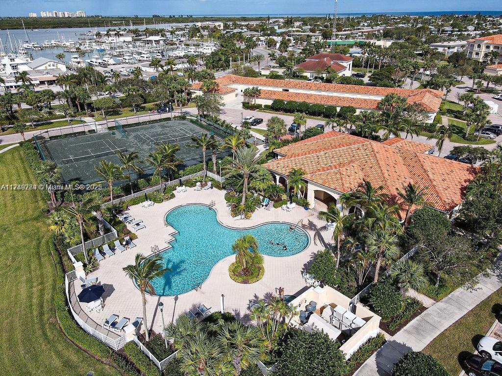 HARBOUR ISLE AT HUTCHINSO - Residential Lease