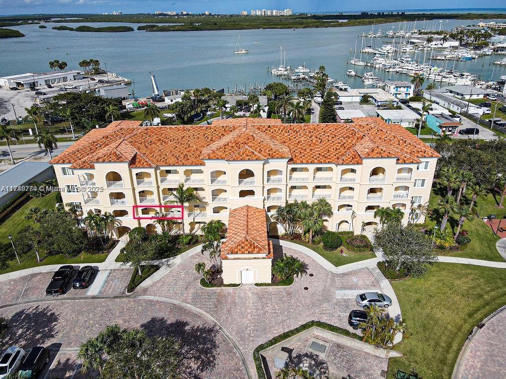 HARBOUR ISLE AT HUTCHINSO - Residential Lease