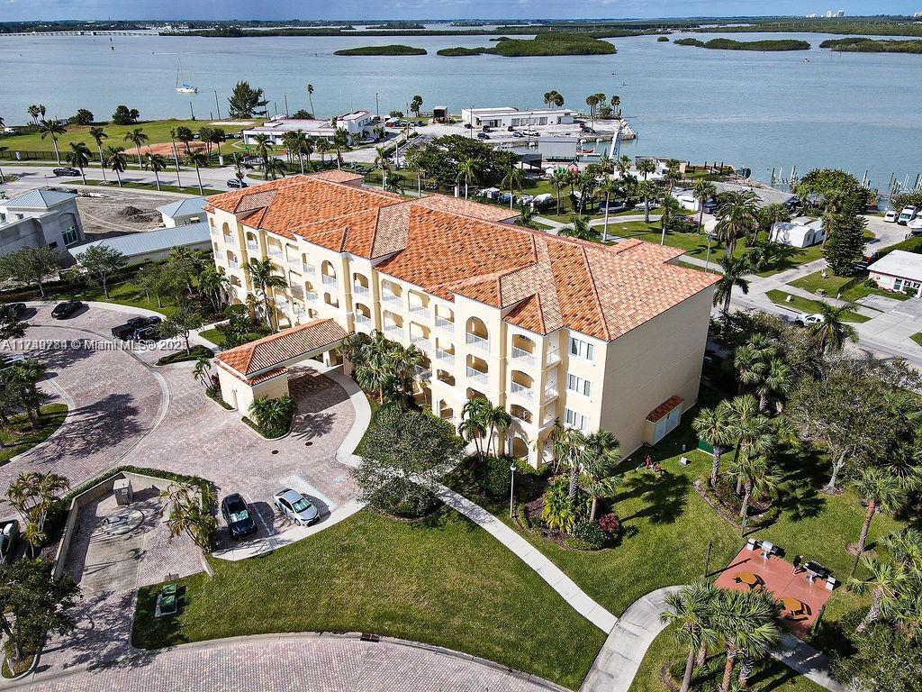 HARBOUR ISLE AT HUTCHINSO - Residential Lease