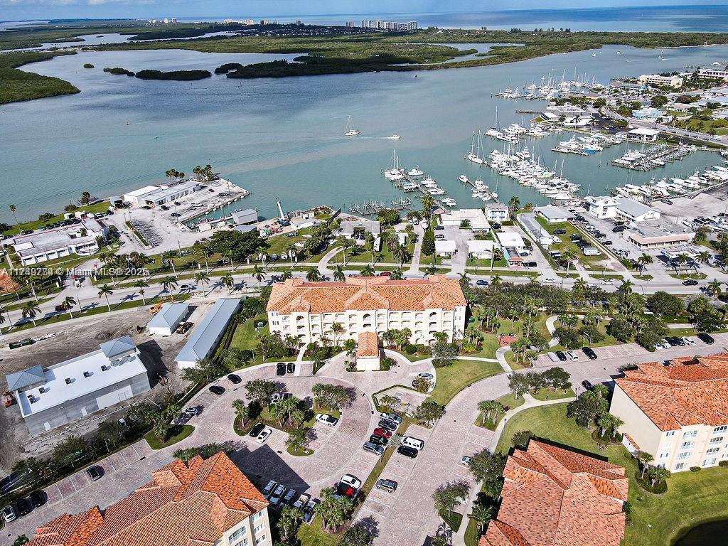 HARBOUR ISLE AT HUTCHINSO - Residential Lease