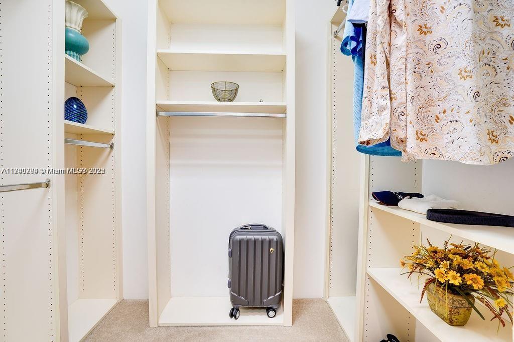 HARBOUR ISLE AT HUTCHINSO - Residential Lease