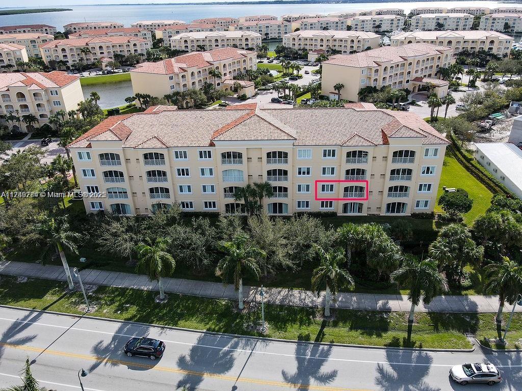 HARBOUR ISLE AT HUTCHINSO - Residential Lease