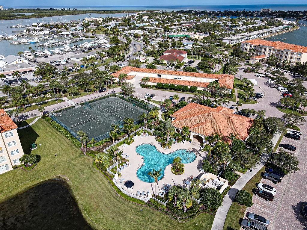 HARBOUR ISLE AT HUTCHINSO - Residential Lease