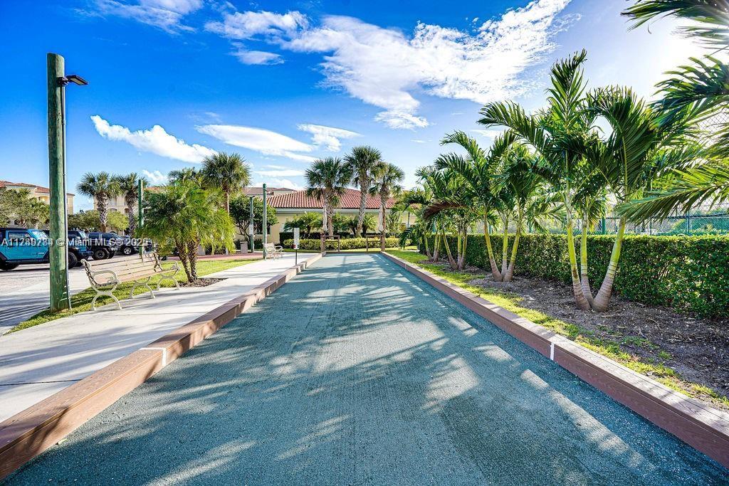 HARBOUR ISLE AT HUTCHINSO - Residential Lease