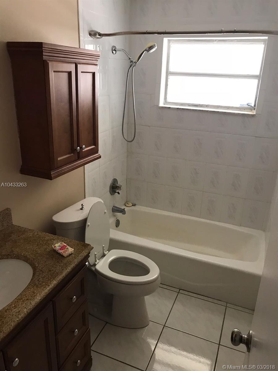 JACKSON MANOR APTS INC CB - Residential Lease