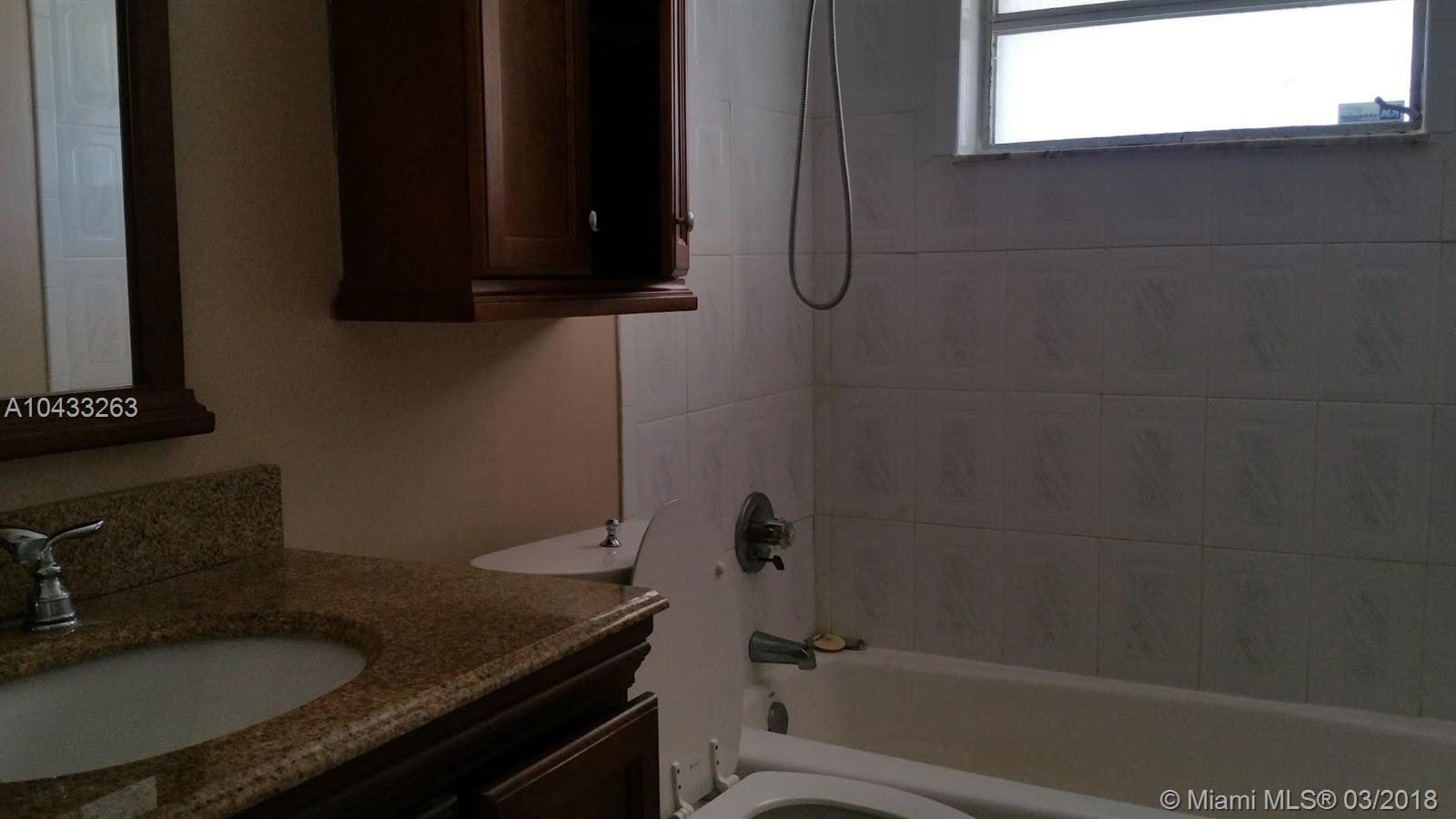 JACKSON MANOR APTS INC CB - Residential Lease