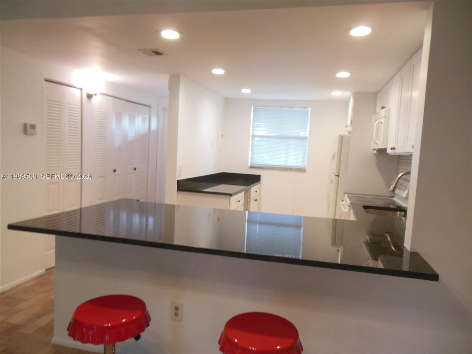 BOCA ENTRADA - Residential Lease