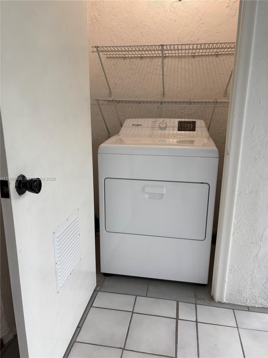 BOCA ENTRADA - Residential Lease