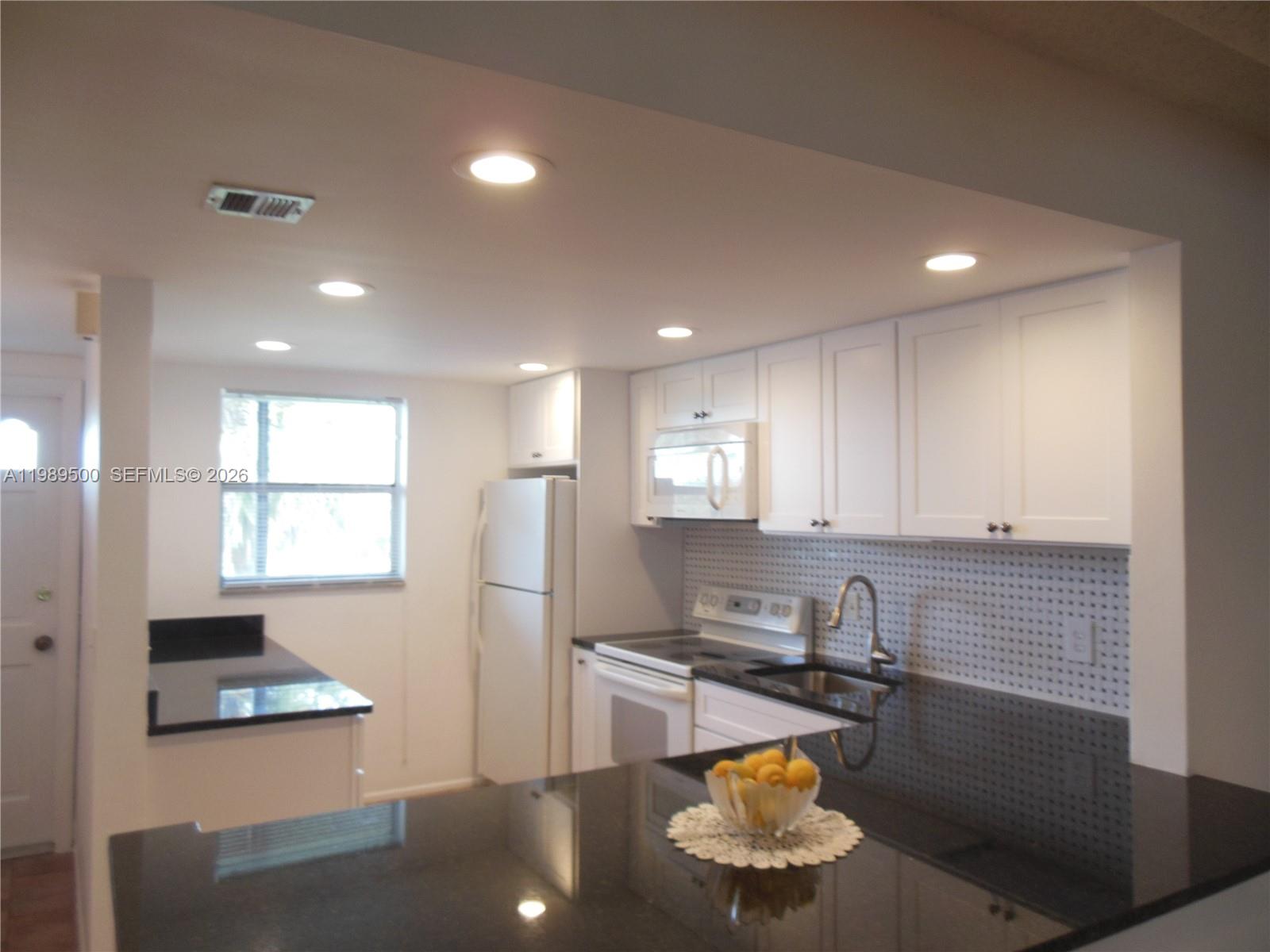 BOCA ENTRADA - Residential Lease
