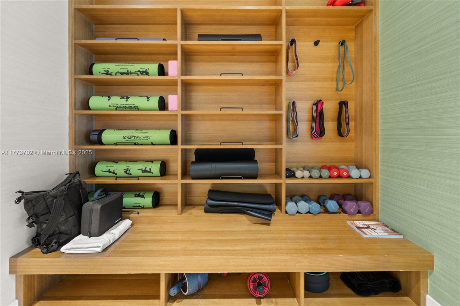 THE HARBOUR SOUTH CONDO - Residential